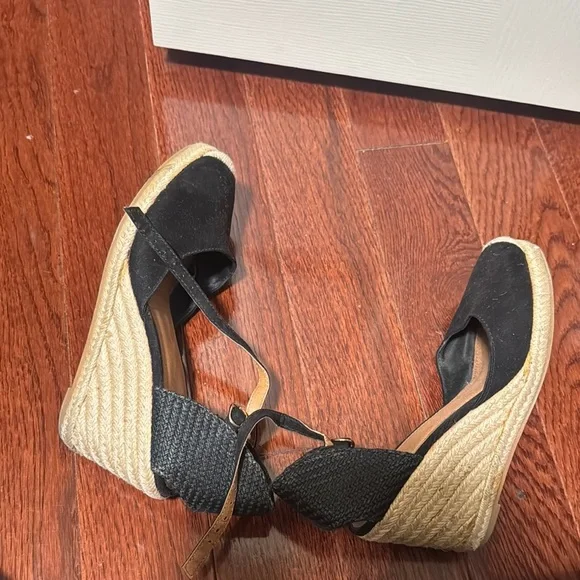 H&M Black Espadrilles with Woven T-Strap Design - Picture 3 of 4